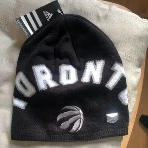 Adidas Toronto Raptors Beanie in Black, OS